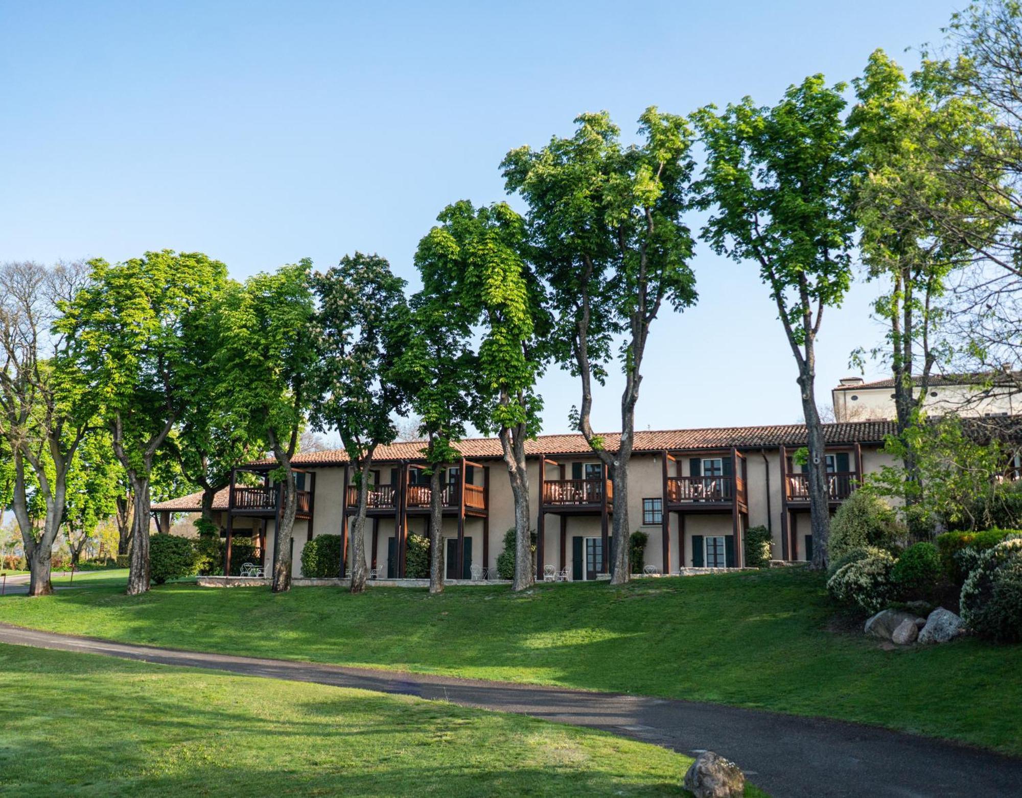 Qc Termegarda Spa & Golf Resort Calvagese Della Riviera Luaran gambar